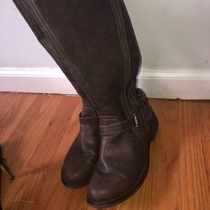 Brown boots